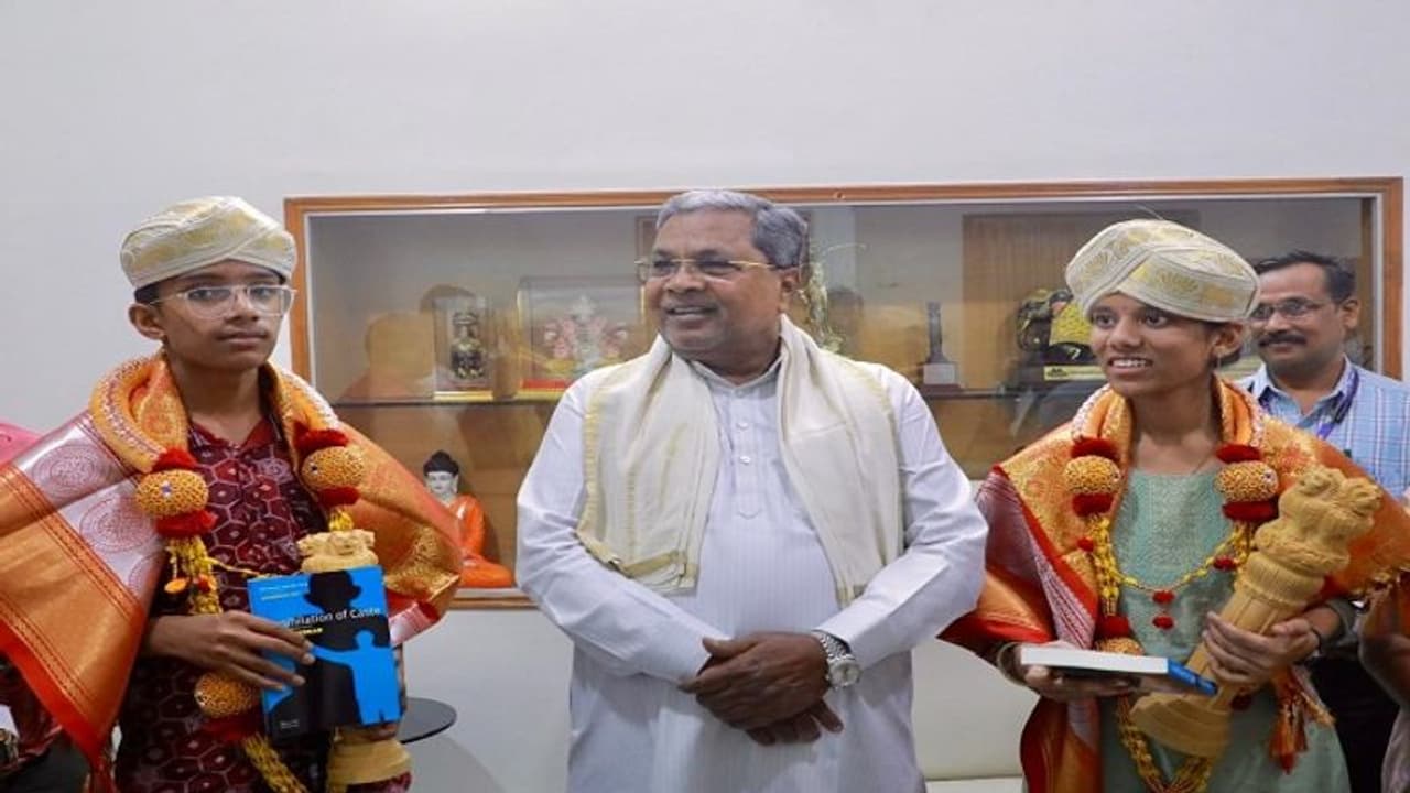 ಎಸ್‌ಎಸ್‌ಎಲ್‌ಸಿ ಪರೀಕ್ಷೆಯಲ್ಲಿ ಕರ್ನಾಟಕಕ್ಕೆ ಪ್ರಥಮ ಸ್ಥಾನ ಪಡೆದ ಅಂಕಿತಾ ಬಸಪ್ಪಗೆ 10 ಲಕ್ಷ..!