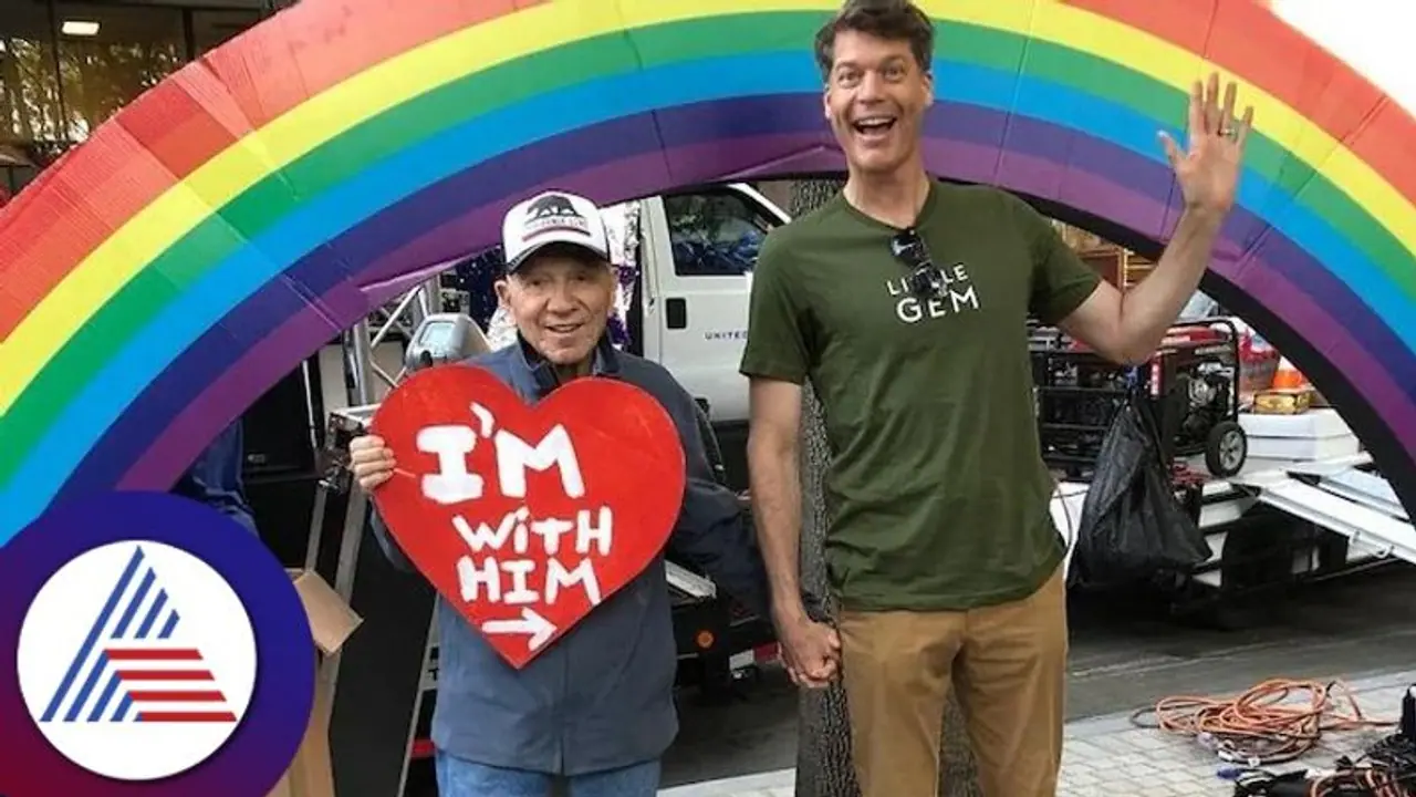 98 ವರ್ಷದ ಅಜ್ಜನಿಗೆ 52ರ ವ್ಯಕ್ತಿ ಮೇಲೆ ಪ್ರೀತಿ, ಸಲಿಂಗ ಕಾಮದ ಲವ್ ಕಥೆ ಇದು!