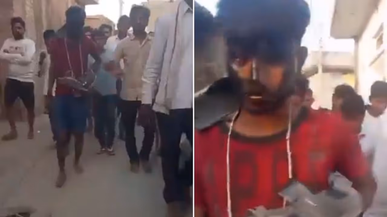 Watch: ಹೆಂಡ್ತಿ ಜೊತೆ ಓಡಿ ಹೋಗಿದ್ದ ಯುವಕನ ಹಿಡಿದು ಮಲ ಮೂತ್ರ ತಿನ್ನಿಸಿದ ಪತಿ! Watch: ಹೆಂಡ್ತಿ ಜೊತೆ ಓಡಿ ಹೋಗಿದ್ದ ಯುವಕನ ಹಿಡಿದು ಮಲ ಮೂತ್ರ ತಿನ್ನಿಸಿದ ಪತಿ!