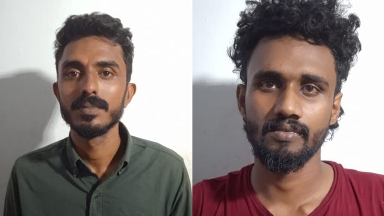 തടവുപുള്ളിയ കാണാൻ അനുവദിച്ചില്ലെന്ന് ആരോപിച്ച് ജില്ലാ ജയില് ഉദ്യോഗസ്ഥരെ ആക്രമിച്ച പ്രതികൾ അറസ്റ്റിൽ തടവുപുള്ളിയ കാണാൻ അനുവദിച്ചില്ലെന്ന് ആരോപിച്ച് ജില്ലാ ജയില് ഉദ്യോഗസ്ഥരെ ആക്രമിച്ച പ്രതികൾ അറസ്റ്റിൽ