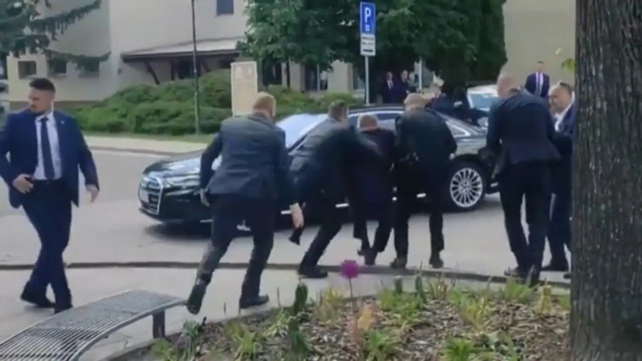 Caught on camera: Moment 5 gunshots were fired at Slovakia's PM as bodyguards swing into action (WATCH) Caught on camera: Moment 5 gunshots were fired at Slovakia's PM as bodyguards swing into action (WATCH)