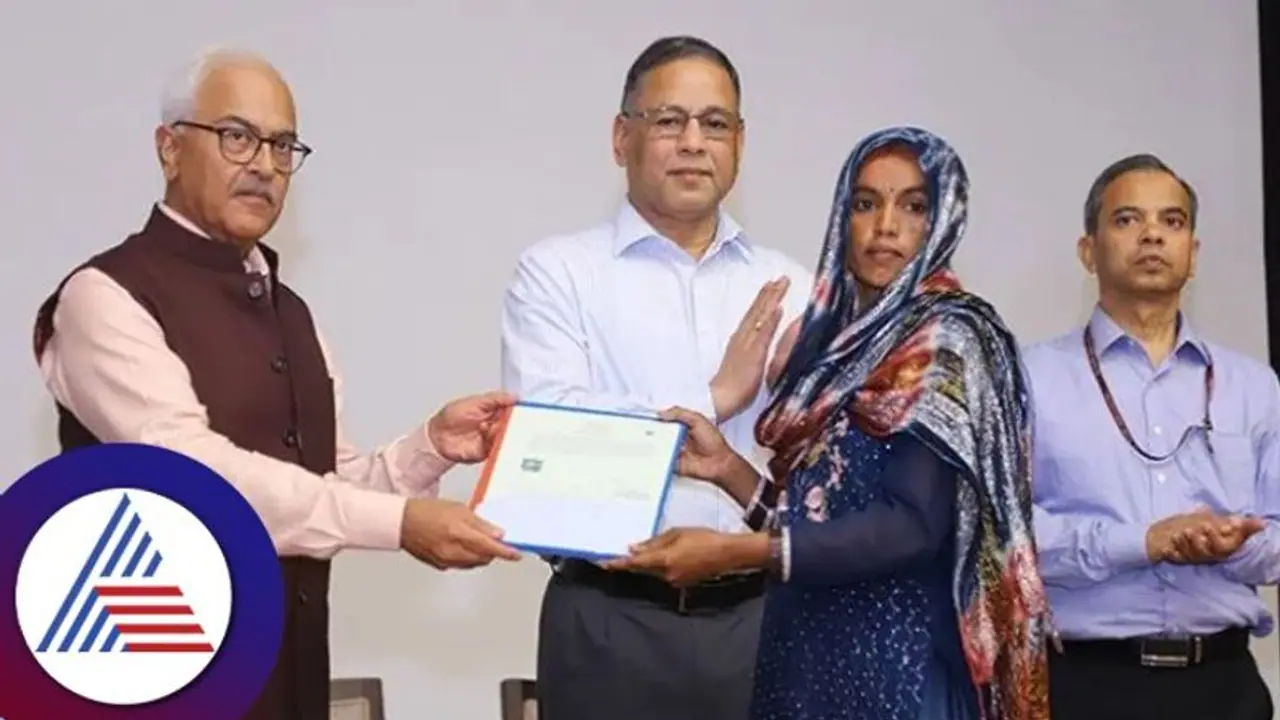 ಮೊದಲ ಬಾರಿಗೆ ಸಿಎಎ ಅಡಿ 14 ವಿದೇಶಿಗರಿಗೆ ಭಾರತ ಪೌರತ್ವ! ಮೊದಲ ಬಾರಿಗೆ ಸಿಎಎ ಅಡಿ 14 ವಿದೇಶಿಗರಿಗೆ ಭಾರತ ಪೌರತ್ವ!