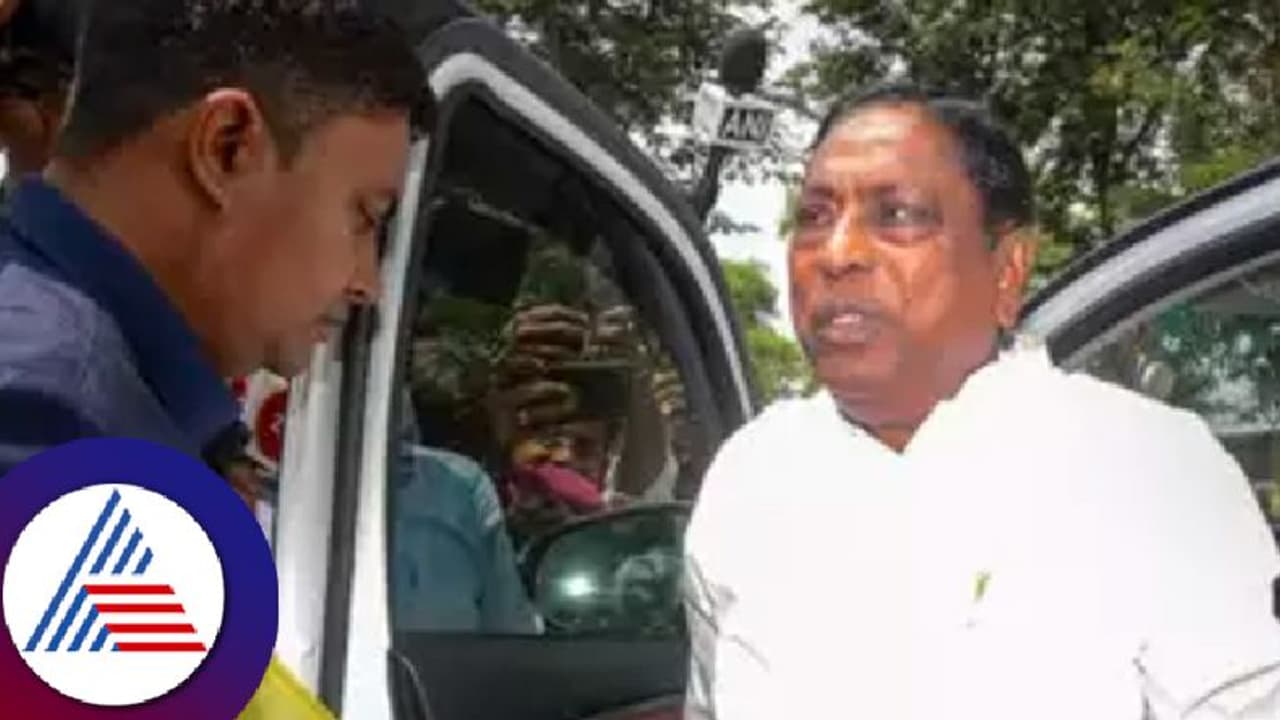 ಅಕ್ರಮ ಹಣ ವರ್ಗಾವಣೆ ಆರೋಪ:37 ಕೋಟಿ ನಗದು ಪತ್ತೆ ಬೆನ್ನಲ್ಲೇ ಜಾರ್ಖಂಡ್ ಕಾಂಗ್ರೆಸ್ ಸಚಿವ ಆಲಂ ಬಂಧನ ಅಕ್ರಮ ಹಣ ವರ್ಗಾವಣೆ ಆರೋಪ:37 ಕೋಟಿ ನಗದು ಪತ್ತೆ ಬೆನ್ನಲ್ಲೇ ಜಾರ್ಖಂಡ್ ಕಾಂಗ್ರೆಸ್ ಸಚಿವ ಆಲಂ ಬಂಧನ