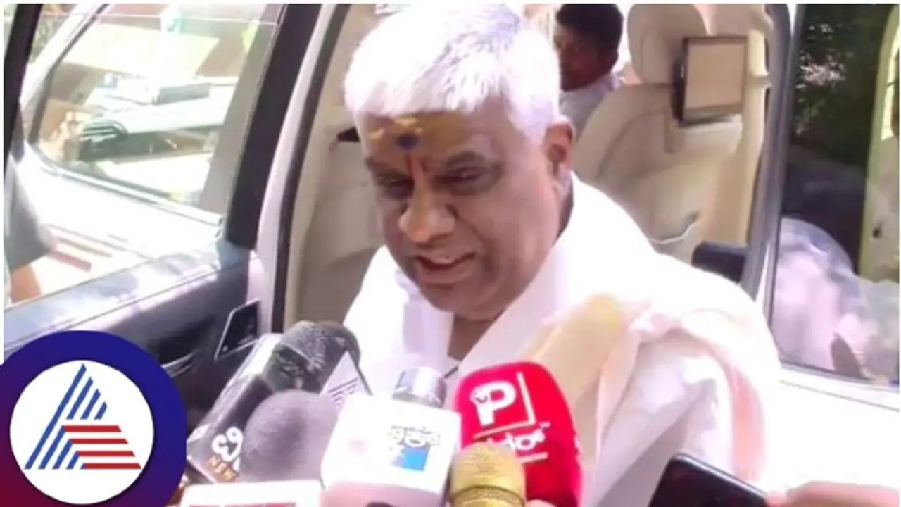 ಹಾಸನ ಲೈಂಗಿಕ ದೌರ್ಜನ್ಯ ಕೇಸ್; ಮಾಜಿ ಸಚಿವ ಹೆಚ್.ಡಿ. ರೇವಣ್ಣಗೆ ಮಧ್ಯಂತರ ಜಾಮೀನು ಹಾಸನ ಲೈಂಗಿಕ ದೌರ್ಜನ್ಯ ಕೇಸ್; ಮಾಜಿ ಸಚಿವ ಹೆಚ್.ಡಿ. ರೇವಣ್ಣಗೆ ಮಧ್ಯಂತರ ಜಾಮೀನು
