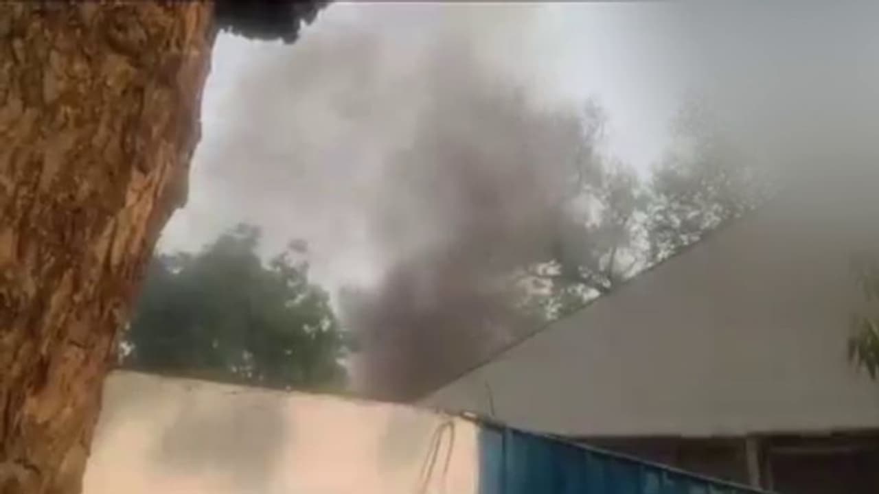 ദില്ലി ബിജെപി ആസ്ഥാനത്ത് തീപ്പിടുത്തം; ഉടൻ തന്നെ ഫയര് ഫോഴ്സെത്തിയത് വൻ അപകടമൊഴിവാക്കി ദില്ലി ബിജെപി ആസ്ഥാനത്ത് തീപ്പിടുത്തം; ഉടൻ തന്നെ ഫയര് ഫോഴ്സെത്തിയത് വൻ അപകടമൊഴിവാക്കി