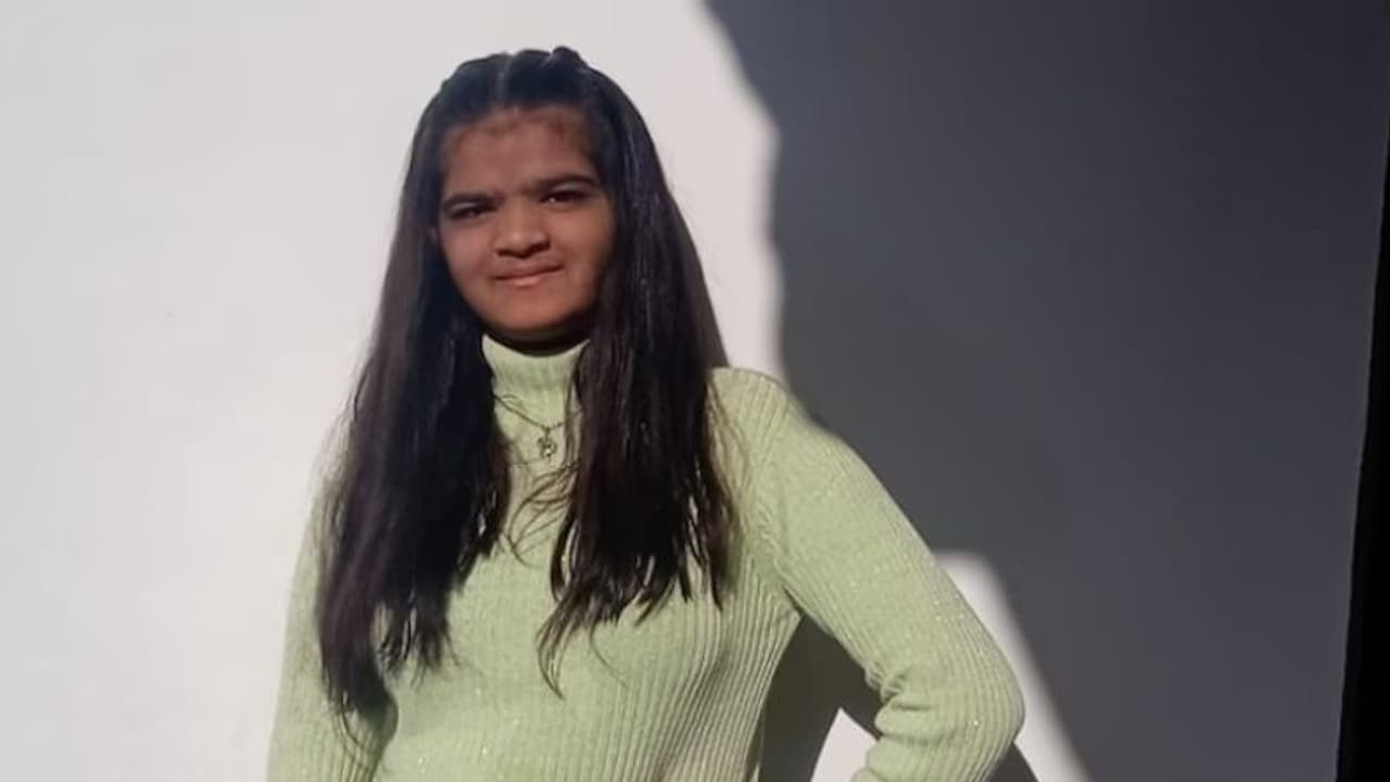 ഡോക്ടറാവാൻ ആഗ്രഹിച്ചെങ്കിലും വിധി കനിഞ്ഞില്ല, ഉയർന്ന മാർക്ക് നേടിയ പെൺകുട്ടിയുടെ അവയവങ്ങൾ ദാനം ചെയ്ത് കുടുംബം ഡോക്ടറാവാൻ ആഗ്രഹിച്ചെങ്കിലും വിധി കനിഞ്ഞില്ല, ഉയർന്ന മാർക്ക് നേടിയ പെൺകുട്ടിയുടെ അവയവങ്ങൾ ദാനം ചെയ്ത് കുടുംബം