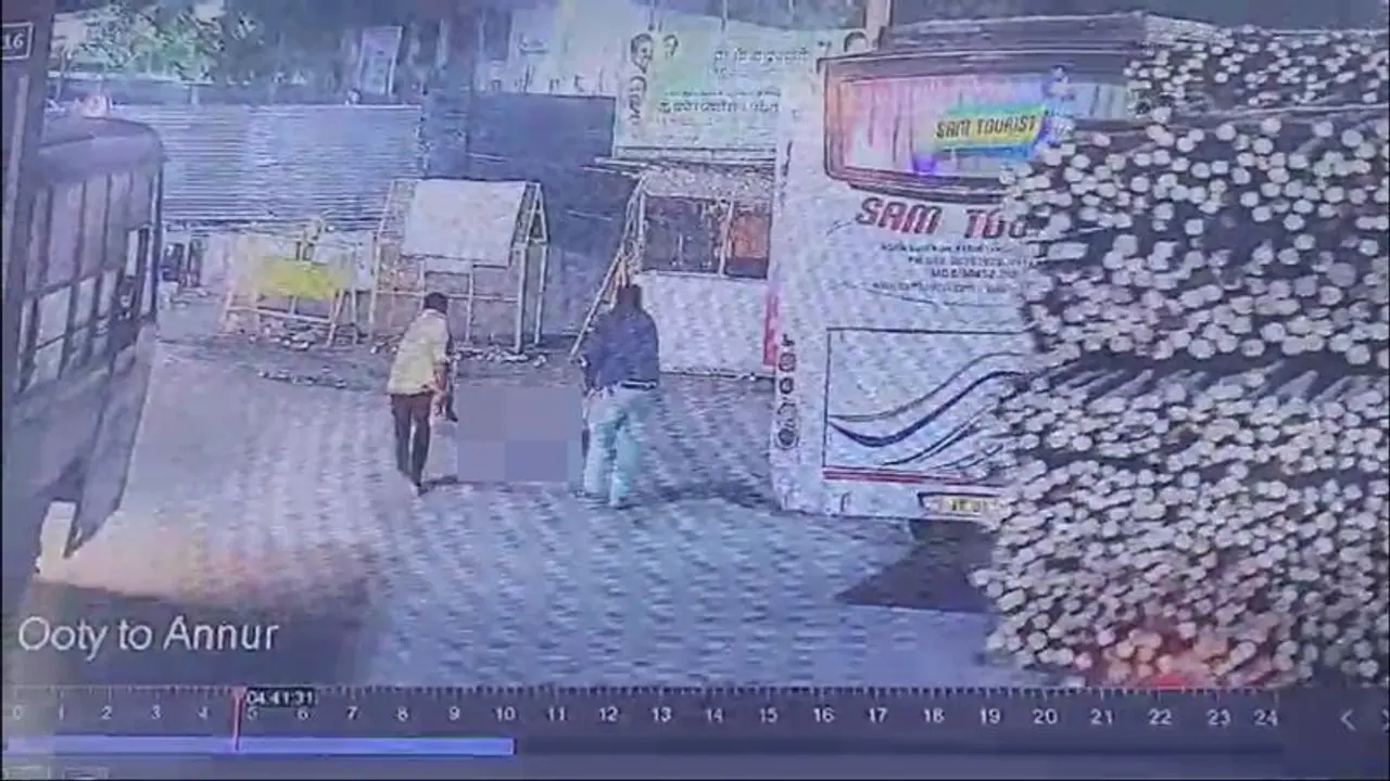 பயணியின் மீது ஏறி இறங்கிய பேருந்து; உயிருக்கு போராடியவரை சாலையோரம் போட்டுவிட்டு ஓடிய ஓட்டுநர்