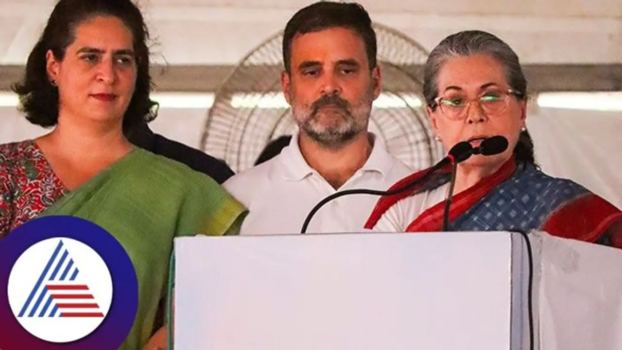 Sonia Gandhi, Rahul to campaign for Priyanka's poll debut in Wayanad