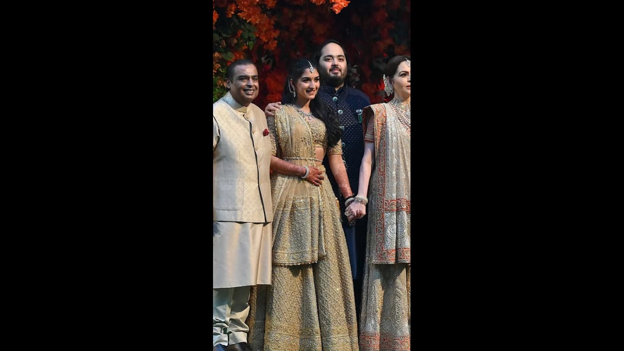 ஏழை ஜோடிகளுக்கு பிரம்மாண்ட திருமணம்.. அம்பானி குடும்பத்தின் விழா நடைபெறும் இடம் திடீர் மாற்றம்.. ஏழை ஜோடிகளுக்கு பிரம்மாண்ட திருமணம்.. அம்பானி குடும்பத்தின் விழா நடைபெறும் இடம் திடீர் மாற்றம்..