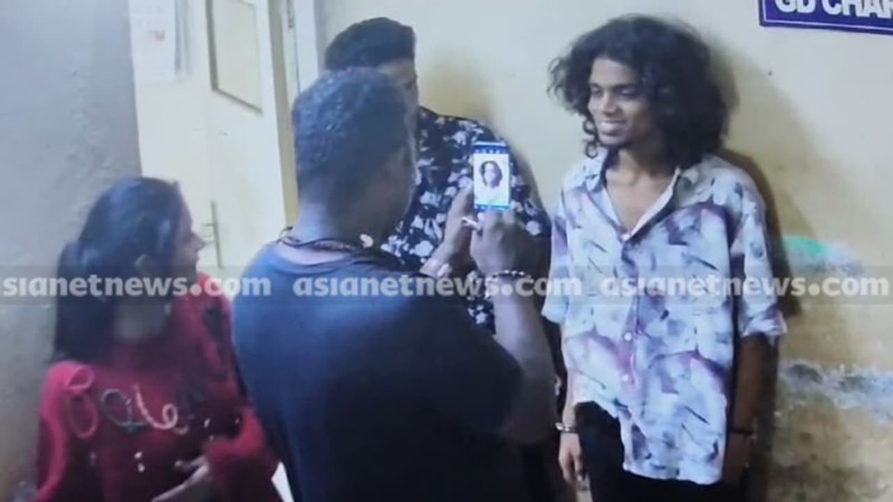 കൊക്കയ്ൻ, മെത്താംഫിറ്റമിൻ, കഞ്ചാവ് അടക്കം ലഹരി വസ്തുക്കളുമായി വനിതയടക്കം 6 പേര് കൊച്ചിയിൽ പിടിയിൽ കൊക്കയ്ൻ, മെത്താംഫിറ്റമിൻ, കഞ്ചാവ് അടക്കം ലഹരി വസ്തുക്കളുമായി വനിതയടക്കം 6 പേര് കൊച്ചിയിൽ പിടിയിൽ