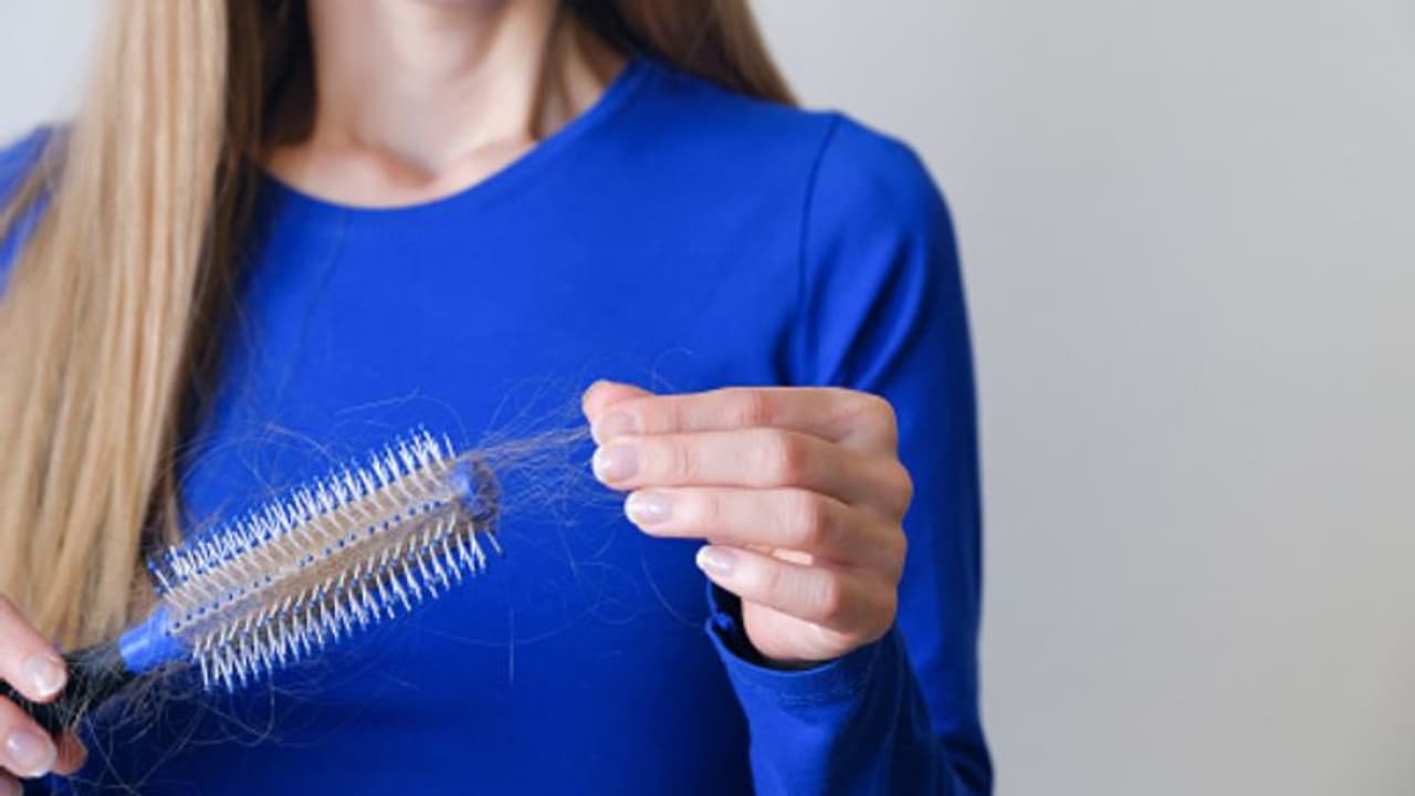 തലമുടി കൊഴിച്ചില്‍ തടയാന്‍ ശ്രദ്ധിക്കേണ്ട എട്ട് കാര്യങ്ങള്‍