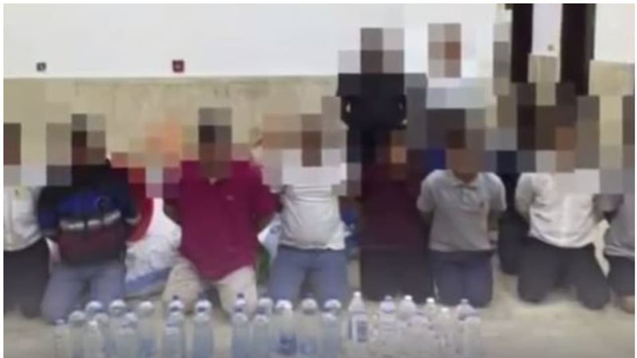 മദ്യനിര്മ്മാണവും വില്പ്പനയും; കുവൈത്തില് ഏഴു പേര് അറസ്റ്റില് മദ്യനിര്മ്മാണവും വില്പ്പനയും; കുവൈത്തില് ഏഴു പേര് അറസ്റ്റില്