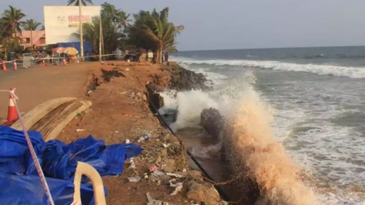 തിരുവനന്തപുരത്ത് ശക്തമായ മഴ; ശംഖുമുഖത്തും വലിയതുറയിലും വീടുകളില്‍ വെള്ളം കയറി