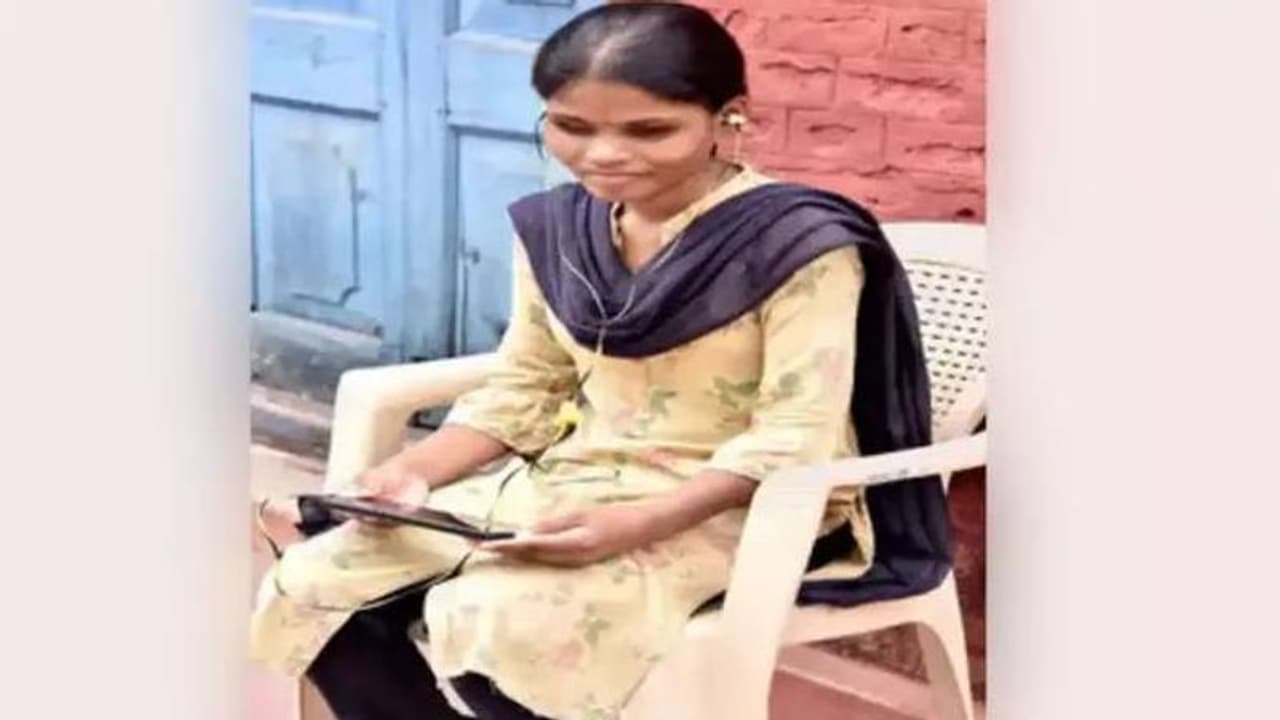 അന്ന് അന്ധയായ കുഞ്ഞിനെ ചവറ്റുകുട്ടയിലുപേക്ഷിച്ച് പോയവർ കാണുന്നുണ്ടോ? ഇന്നവൾ എവിടെയെന്ന്?