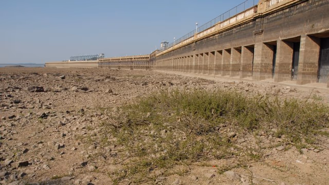Karnataka: KRS dam water levels drop to 6 years low, raise alarms for farmers Karnataka: KRS dam water levels drop to 6 years low, raise alarms for farmers