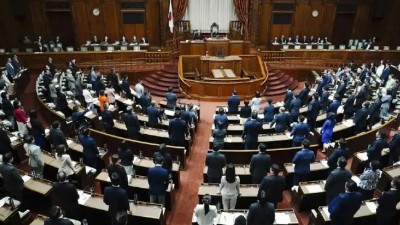 ಜಪಾನ್ನಲ್ಲಿ ಹೊಸ ನಿಯಮ, ವಿಚ್ಛೇದಿತ ಪೋಷಕರಿಗೆ ಜಂಟಿಯಾಗಿ ಮಕ್ಕಳ ಪಾಲನೆ ಮಾಡಲು ಅವಕಾಶ ಜಪಾನ್ನಲ್ಲಿ ಹೊಸ ನಿಯಮ, ವಿಚ್ಛೇದಿತ ಪೋಷಕರಿಗೆ ಜಂಟಿಯಾಗಿ ಮಕ್ಕಳ ಪಾಲನೆ ಮಾಡಲು ಅವಕಾಶ