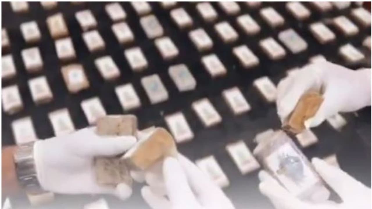 27 കിലോ ഹാഷിഷും കഞ്ചാവും, 200 ലഹരി ഗുളികകള്‍, 34 കുപ്പി മദ്യം; ലഹരിക്കടത്ത് ശൃംഖല തകർത്തു, അഞ്ച് പേ‍ർ പിടിയിൽ