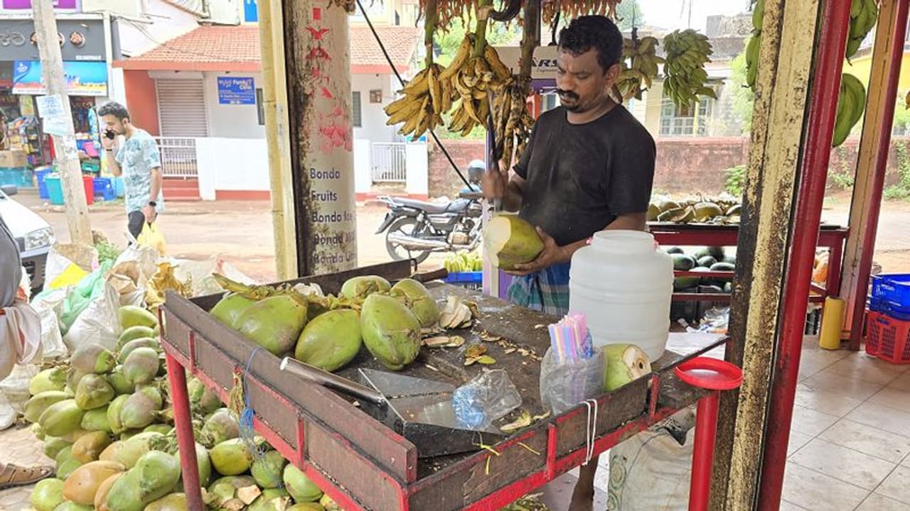 60 ರೂ. ತಲುಪಿದ ಎಳನೀರು ದರ: ಪೂರೈಕೆ ಕೊರತೆಯಿಂದ ವ್ಯಾಪಾರಿಗಳು ಕಂಗಾಲು