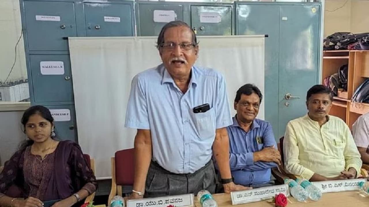 ಭಾಷೆ ಉಳಿಯಬೇಕಾದರೆ ಅಂತರ್ಜಾಲದಲ್ಲಿ ಕನ್ನಡದಲ್ಲಿ ಮಾಹಿತಿ ಸಿಗಬೇಕು: ಯು.ಬಿ.ಪವನಜ ಭಾಷೆ ಉಳಿಯಬೇಕಾದರೆ ಅಂತರ್ಜಾಲದಲ್ಲಿ ಕನ್ನಡದಲ್ಲಿ ಮಾಹಿತಿ ಸಿಗಬೇಕು: ಯು.ಬಿ.ಪವನಜ