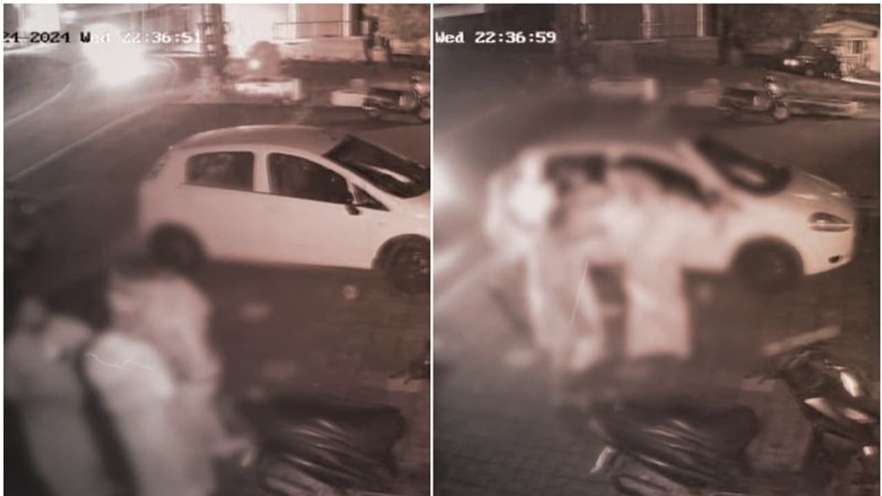 ഇരട്ടപ്പേര് വിളിച്ചതിന് വൈരാഗ്യം; കൗമാരക്കാരനെ വളഞ്ഞിട്ട് മര്ദ്ദിച്ചു, വീഡിയോ പുറത്ത് ഇരട്ടപ്പേര് വിളിച്ചതിന് വൈരാഗ്യം; കൗമാരക്കാരനെ വളഞ്ഞിട്ട് മര്ദ്ദിച്ചു, വീഡിയോ പുറത്ത്