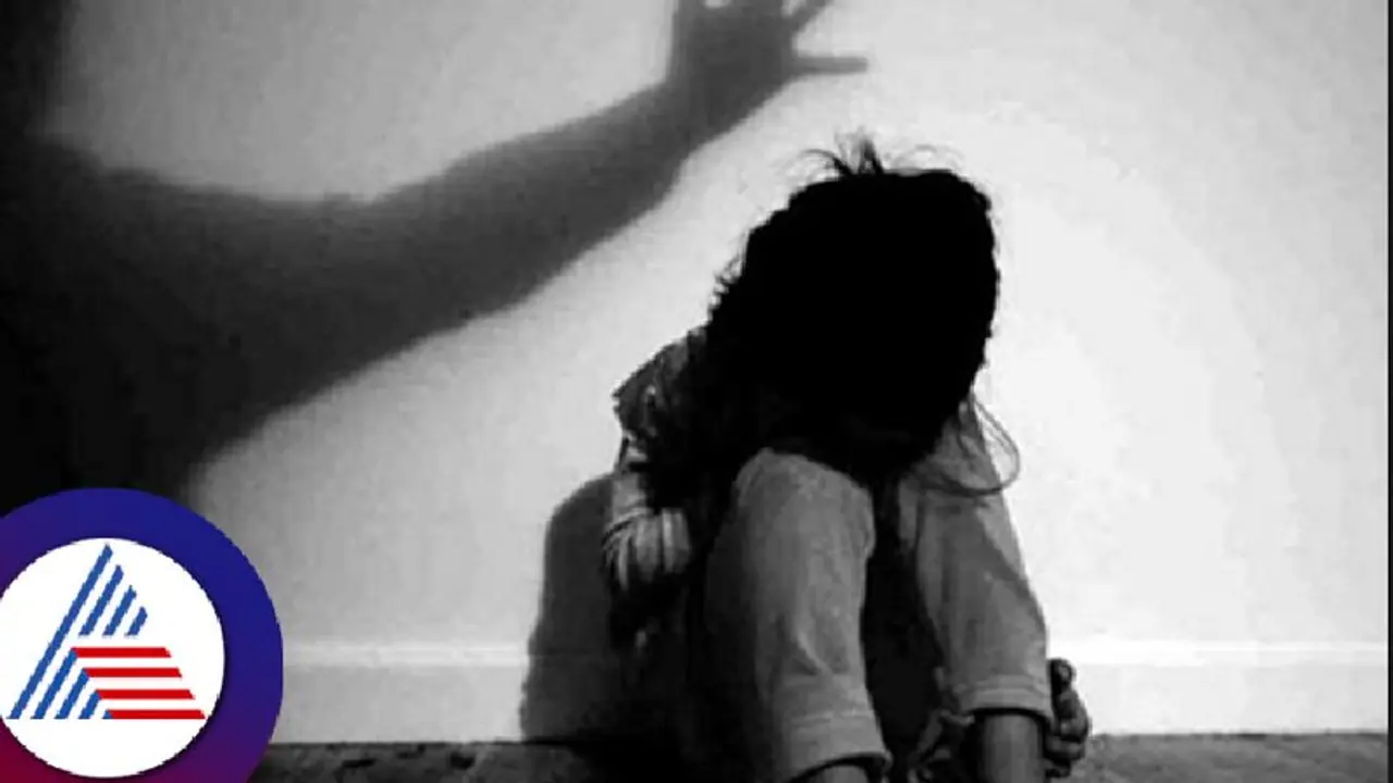 Karnataka: Maulvi arrested for sexually assaulting minor girl who came to read Quran in Chitradurga mosque Karnataka: Maulvi arrested for sexually assaulting minor girl who came to read Quran in Chitradurga mosque