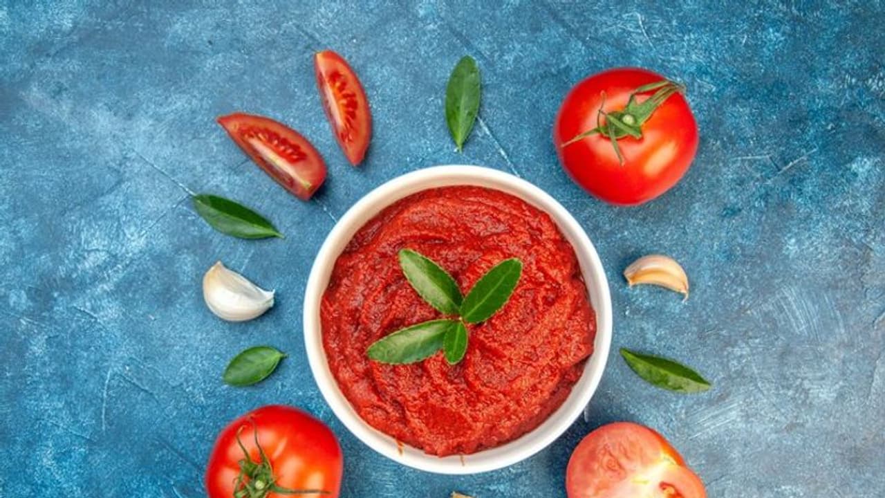 Easy recipe for spicy tomato garlic chutney Easy recipe for spicy tomato garlic chutney