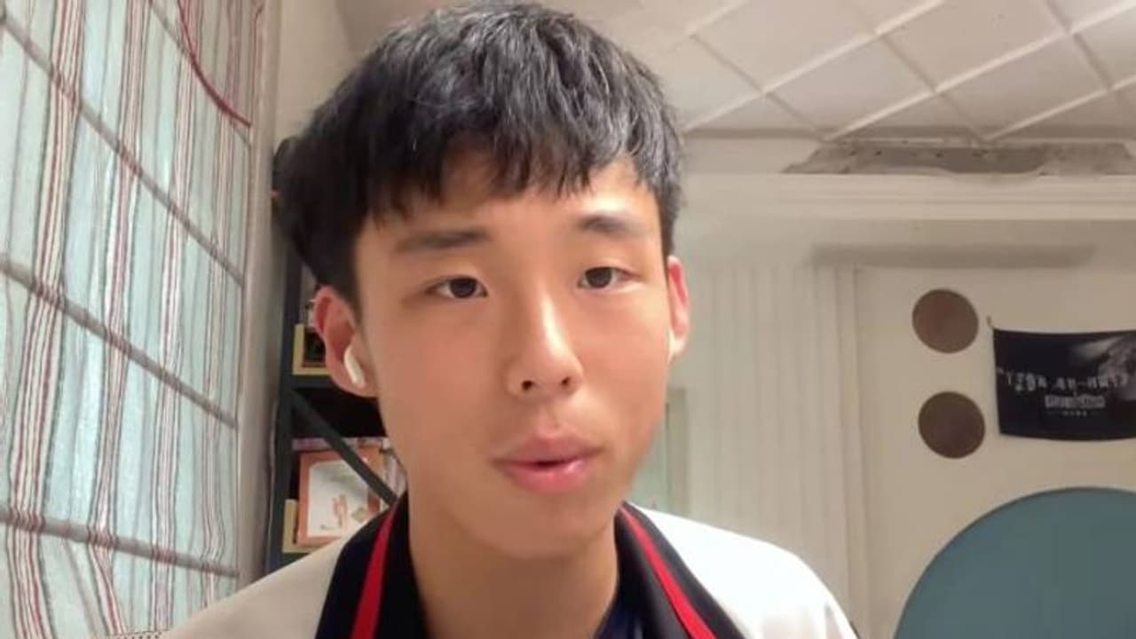 'അച്ഛാ, നിങ്ങൾ കുറച്ചുകൂടി നല്ല ഭർത്താവാകണം'; കലഹിക്കുന്ന ഭാര്യാഭർത്താക്കന്മാർ കേൾക്കണം ഈ 15 കാരന് പറയാനുള്ളത് 'അച്ഛാ, നിങ്ങൾ കുറച്ചുകൂടി നല്ല ഭർത്താവാകണം'; കലഹിക്കുന്ന ഭാര്യാഭർത്താക്കന്മാർ കേൾക്കണം ഈ 15 കാരന് പറയാനുള്ളത്