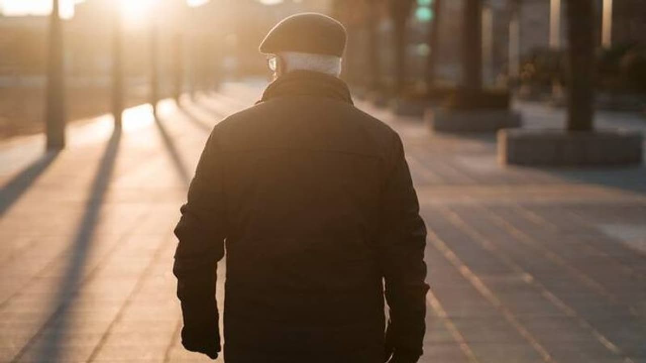 പെൻഷൻ ആനുകൂല്യം മുടങ്ങരുത്, അച്ഛന്റെ മൃതദേഹം വർഷങ്ങളോളം വീട്ടില് ഒളിപ്പിച്ചുവച്ച് സ്ത്രീ പെൻഷൻ ആനുകൂല്യം മുടങ്ങരുത്, അച്ഛന്റെ മൃതദേഹം വർഷങ്ങളോളം വീട്ടില് ഒളിപ്പിച്ചുവച്ച് സ്ത്രീ