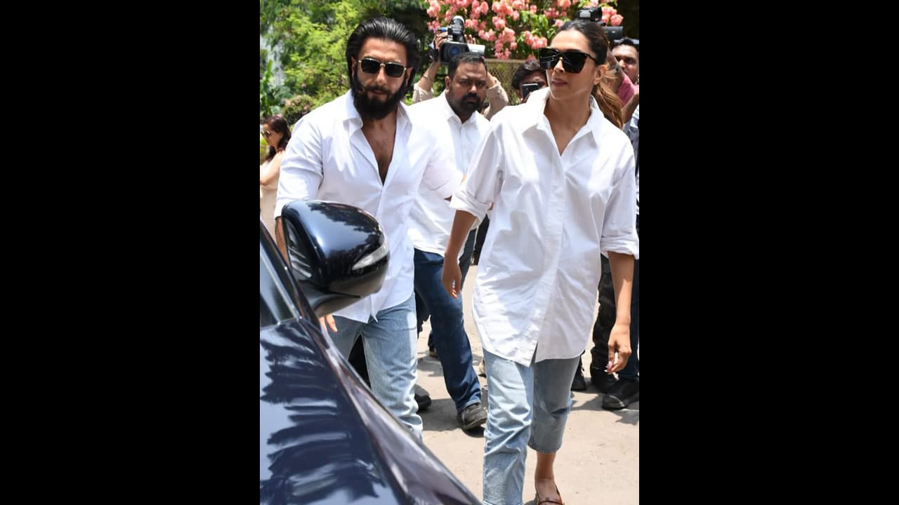 Deepika Padukone Cast Her Vote Deepika Padukone Cast Her Vote