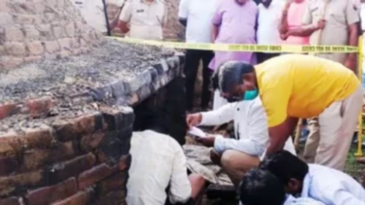 14കാരിയെ ബലാത്സം​ഗം ചെയ്ത് കത്തിച്ച് കൊലപ്പെടുത്തിയ സംഭവം: സഹോദരങ്ങൾക്ക് വധശിക്ഷ