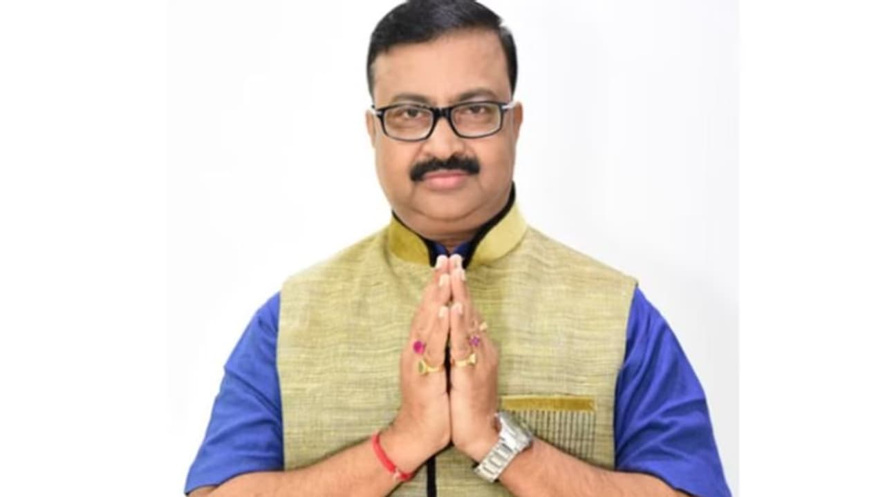 വോട്ടര്‍ പട്ടികയില്‍ പേരില്ല, മമത ബാനര്‍ജിയുടെ അനിയന് വോട്ട് ചെയ്യാനായില്ല; തര്‍ക്കത്തിന്‍റെ ബാക്കിയോ?