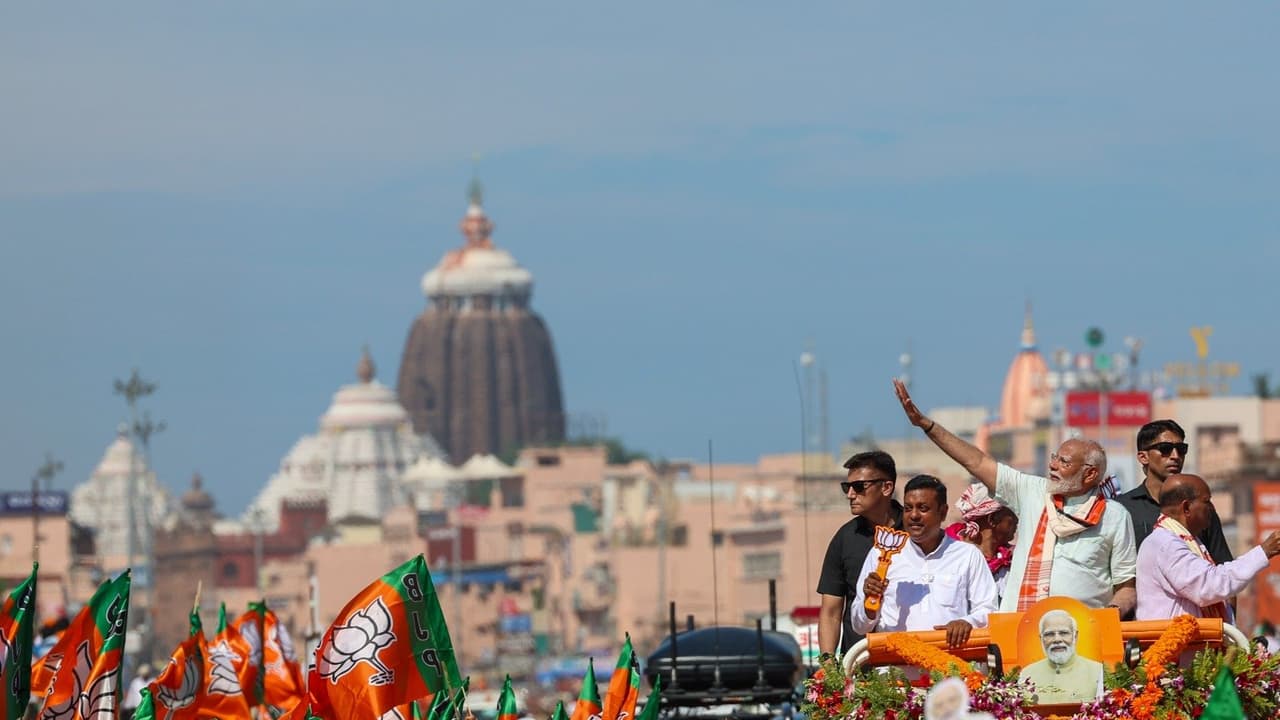 Narendra Modi in Puri during election campaign PM taunts Naveen Patnaik with key of Jagannath temple bsm 