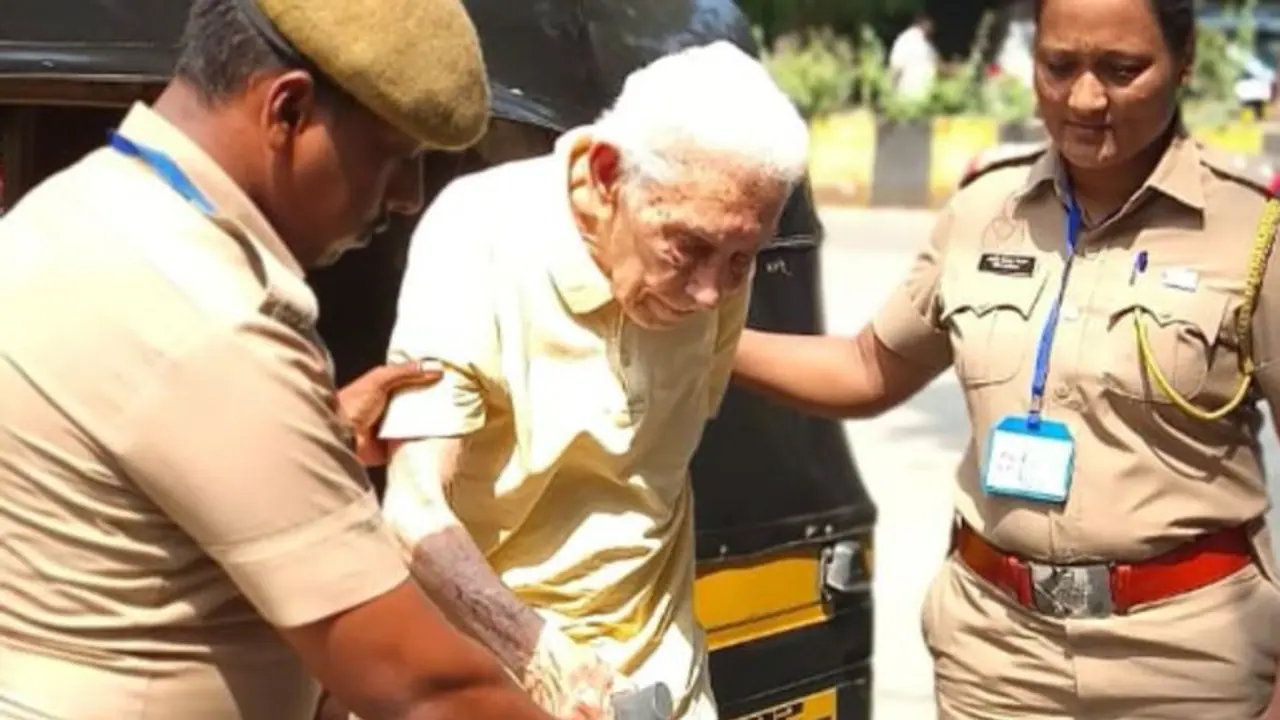 Internet Applauds 101 Year Old Ex Army Officer for Voting in Mumbai [WATCH]