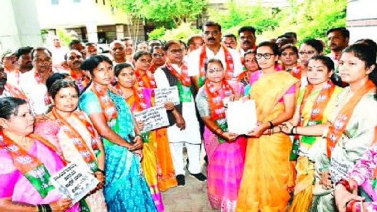 ಕಾಂಗ್ರೆಸ್ನಿಂದ ಕರ್ನಾಟಕಕ್ಕೆ ಅಪರಾಧಗಳ ರಾಜ್ಯ ಹಣೆಪಟ್ಟಿ: ನಿರ್ಮಲಾ ಕೊಳ್ಳಿ ಕಾಂಗ್ರೆಸ್ನಿಂದ ಕರ್ನಾಟಕಕ್ಕೆ ಅಪರಾಧಗಳ ರಾಜ್ಯ ಹಣೆಪಟ್ಟಿ: ನಿರ್ಮಲಾ ಕೊಳ್ಳಿ