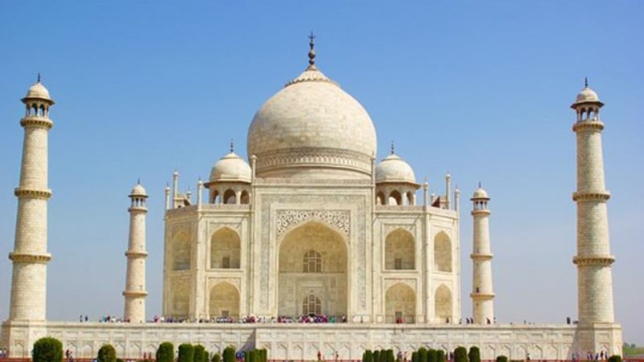 Kanwariya stopped from offering Gangajal to Taj Mahal, claims 'Lord Shiv came in her dreams' Kanwariya stopped from offering Gangajal to Taj Mahal, claims 'Lord Shiv came in her dreams'