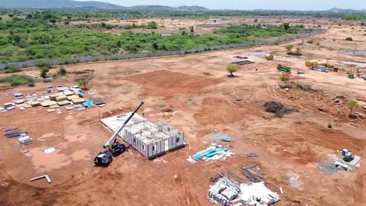 மதுரையில் எய்ம்ஸ் மருத்துவமனை கட்டுமான பணிகள் பூஜையுடன் தொடக்கம்; உற்சாகத்தில் தென்மாவட்ட மக்கள் மதுரையில் எய்ம்ஸ் மருத்துவமனை கட்டுமான பணிகள் பூஜையுடன் தொடக்கம்; உற்சாகத்தில் தென்மாவட்ட மக்கள்