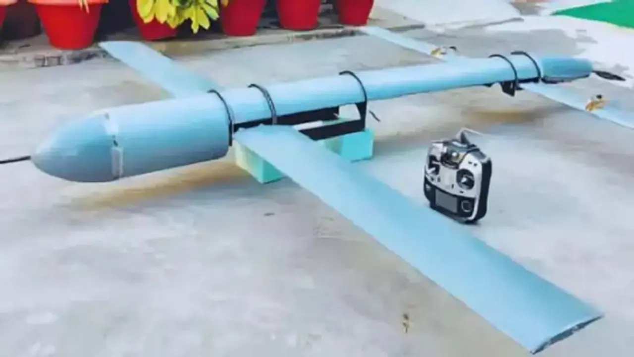 'कलाम ड्रोन' बनेगा दुश्मनों का काल, 100 किलोमीटर दूर आतंकी ठिकानों पर भी बरसा सकेगा आग 'कलाम ड्रोन' बनेगा दुश्मनों का काल, 100 किलोमीटर दूर आतंकी ठिकानों पर भी बरसा सकेगा आग