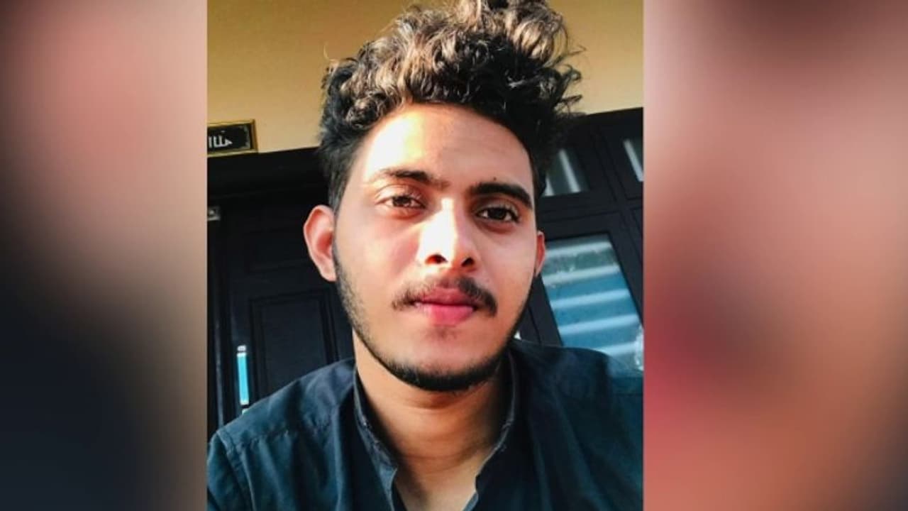 മലപ്പുറം എടക്കരയിൽ മഞ്ഞപ്പിത്തം ബാധിച്ച് യുവാവ് മരിച്ചു മലപ്പുറം എടക്കരയിൽ മഞ്ഞപ്പിത്തം ബാധിച്ച് യുവാവ് മരിച്ചു