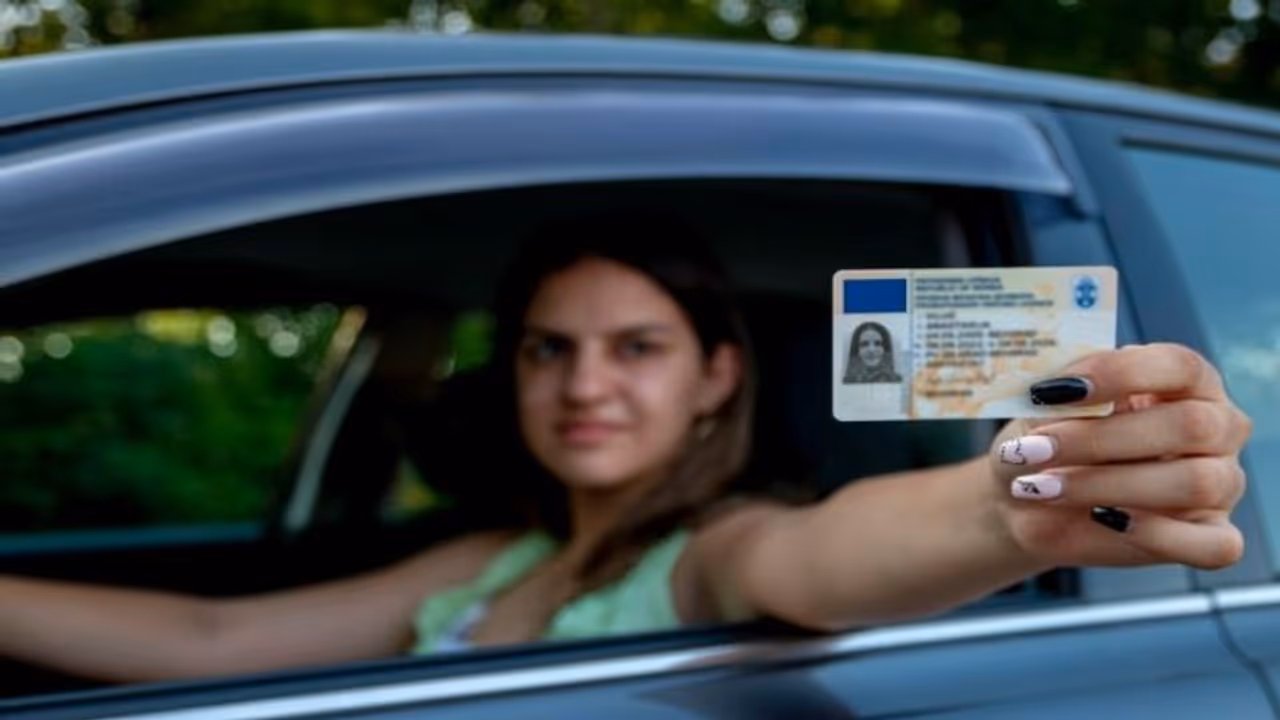 Driving License के लिए अब खत्म होगा ड्राइविंग टेस्ट 01 जून से लागू होंगे नए ड्राइविंग रूल्स करें चेंक Driving License के लिए अब खत्म होगा ड्राइविंग टेस्ट 01 जून से लागू होंगे नए ड्राइविंग रूल्स करें चेंक