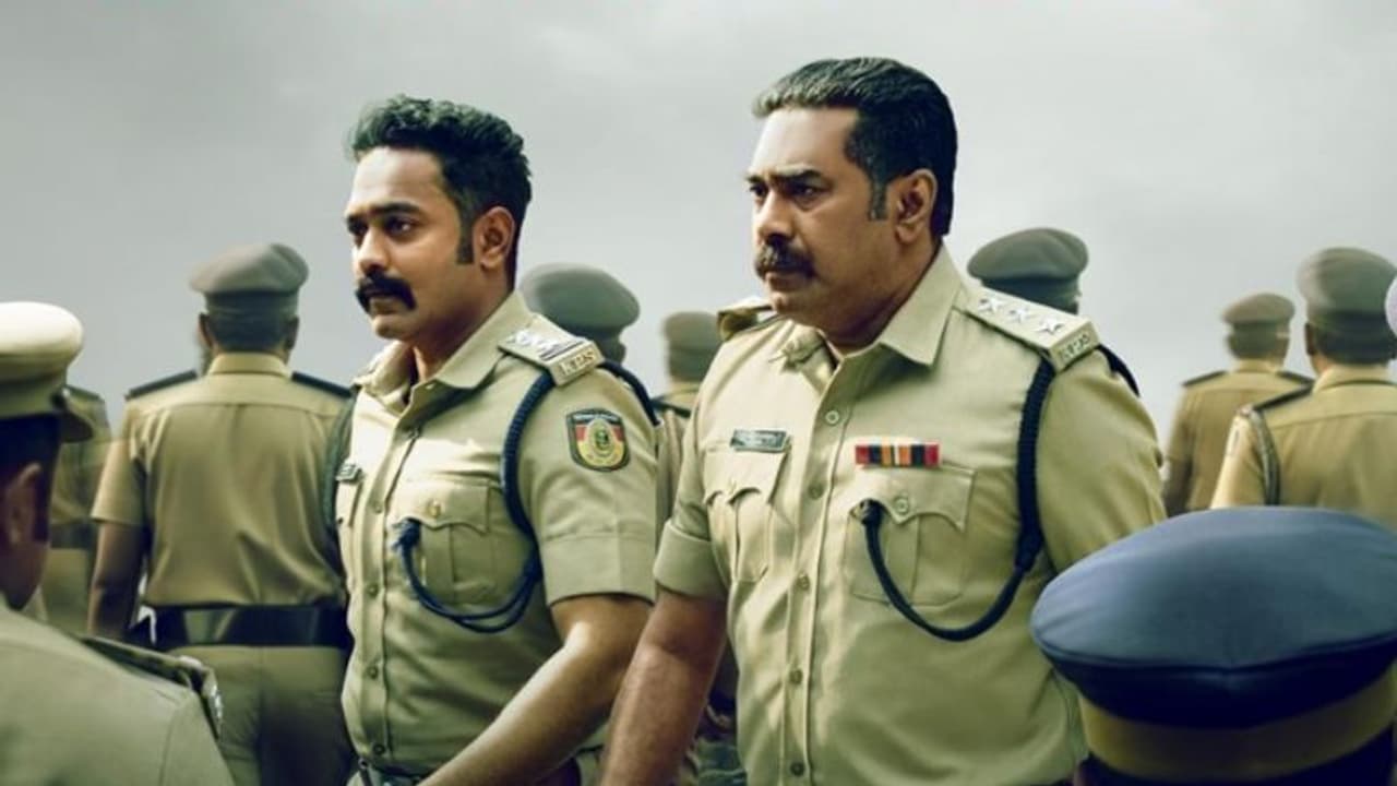 തീയറ്ററിലെ അപ്രതീക്ഷിത വിജയം; വിജയഗാഥയുടെ 50 ദിനങ്ങള്‍ ആഘോഷിച്ച് ടീം തലവന്‍