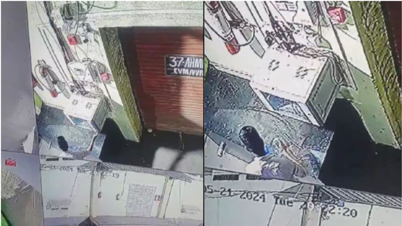 'സ്ട്രോങ് റൂമിൽ അജ്ഞാതൻ'; ഇവിഎമ്മിൽ സുരക്ഷാ വീഴ്ചയെന്ന ആരോപണവുമായി എൻസിപി 'സ്ട്രോങ് റൂമിൽ അജ്ഞാതൻ'; ഇവിഎമ്മിൽ സുരക്ഷാ വീഴ്ചയെന്ന ആരോപണവുമായി എൻസിപി