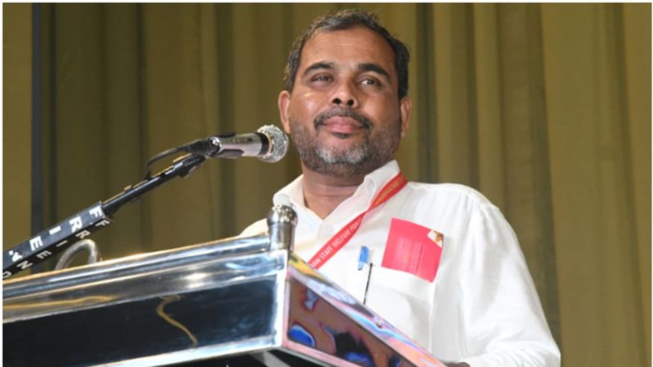 'നയം മാറ്റിയിട്ടില്ല, എല്ലാവരേയും ഉൾക്കൊള്ളുന്നതാണ് പത്രത്തിൻ്റെ നയം'; വിവാദങ്ങളിൽ പ്രതികരിച്ച് സുപ്രഭാതം 'നയം മാറ്റിയിട്ടില്ല, എല്ലാവരേയും ഉൾക്കൊള്ളുന്നതാണ് പത്രത്തിൻ്റെ നയം'; വിവാദങ്ങളിൽ പ്രതികരിച്ച് സുപ്രഭാതം