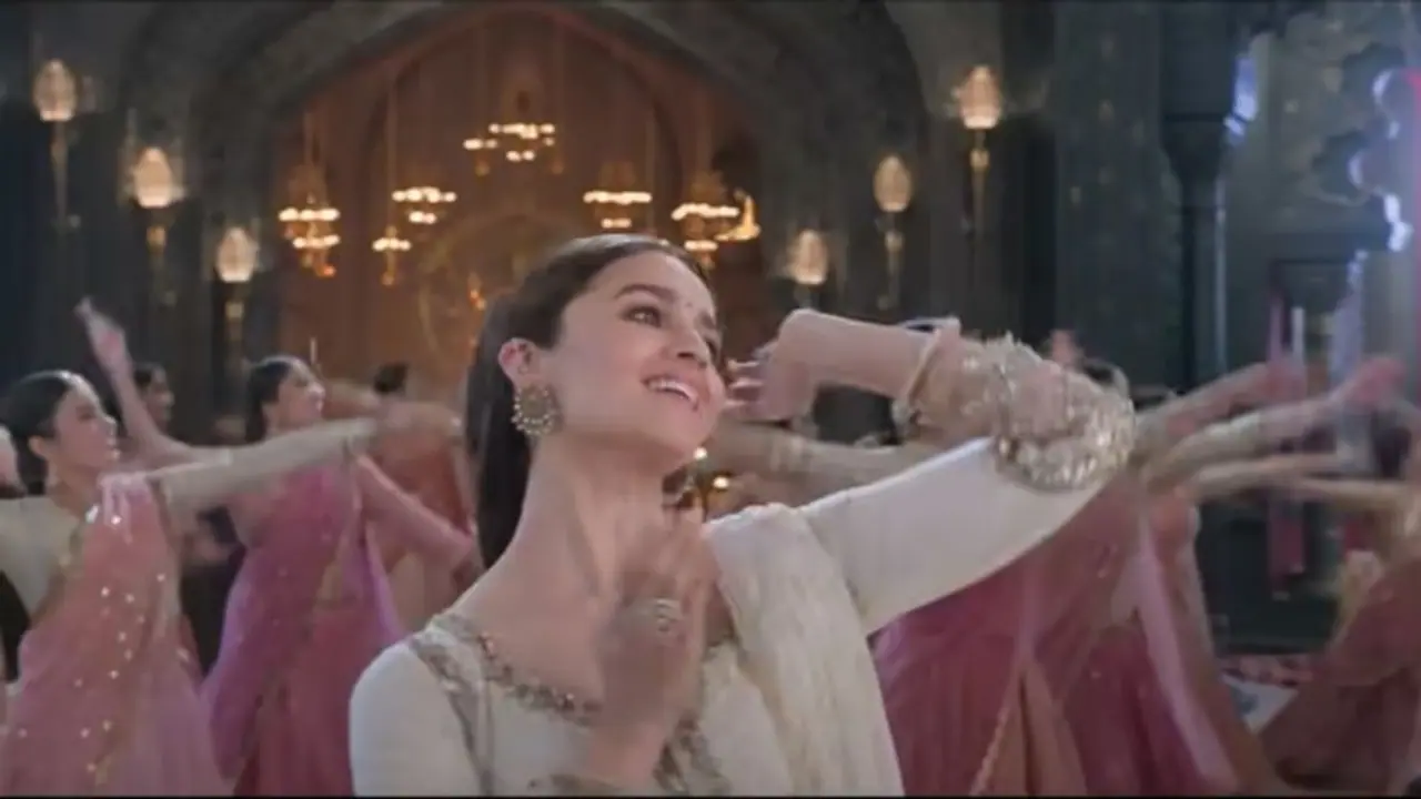 Alia Bhatt's track 'Ghar More Pardesiya' from Kalank receives special mention from The Academy