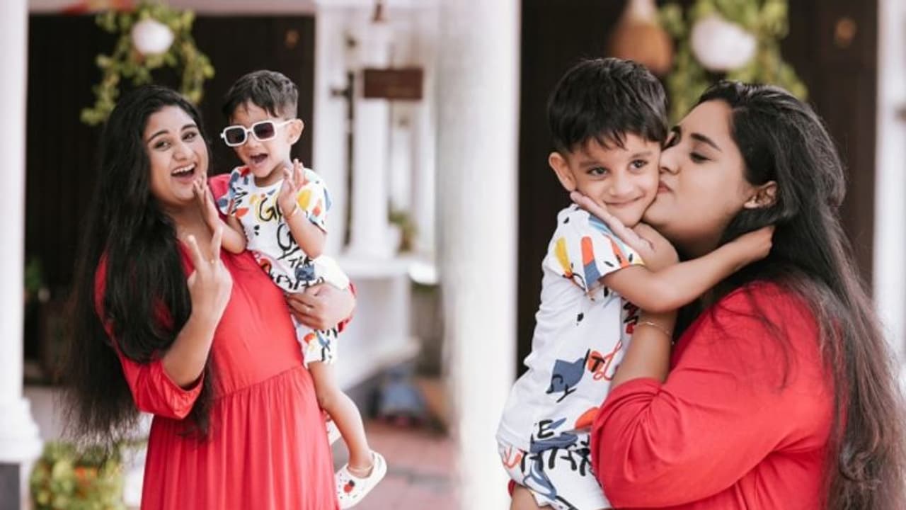 'ഇനിയൊരു പ്രെഗ്നന്‍സി ഉണ്ടെങ്കില്‍ മെറ്റേണിറ്റി ഷൂട്ട് നടത്തണം'; പഴയ ഓർമകളുമായി ഡിംപിൾ റോസ്