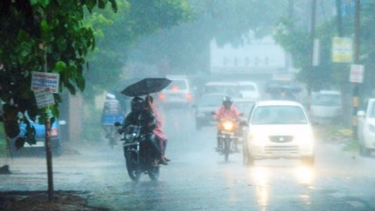 IMD predicts heavy rain in Kerala for next five days, yellow alert issued in several districts