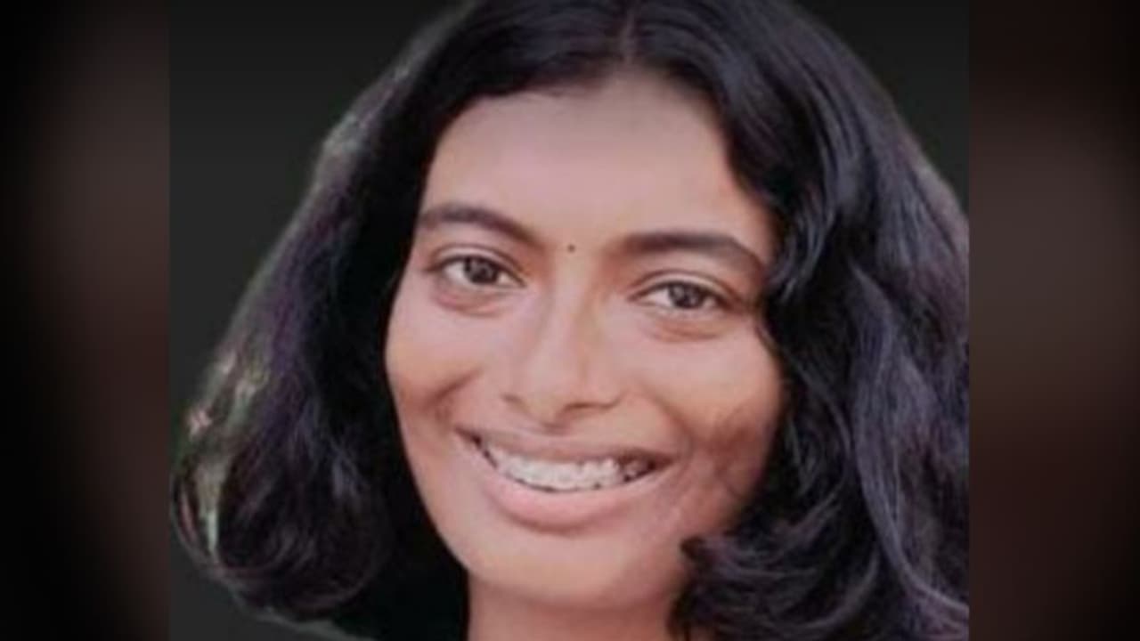 വിദ്യാര്ഥിനി വീടിനുള്ളില് ജീവനൊടുക്കിയ നിലയില് വിദ്യാര്ഥിനി വീടിനുള്ളില് ജീവനൊടുക്കിയ നിലയില്