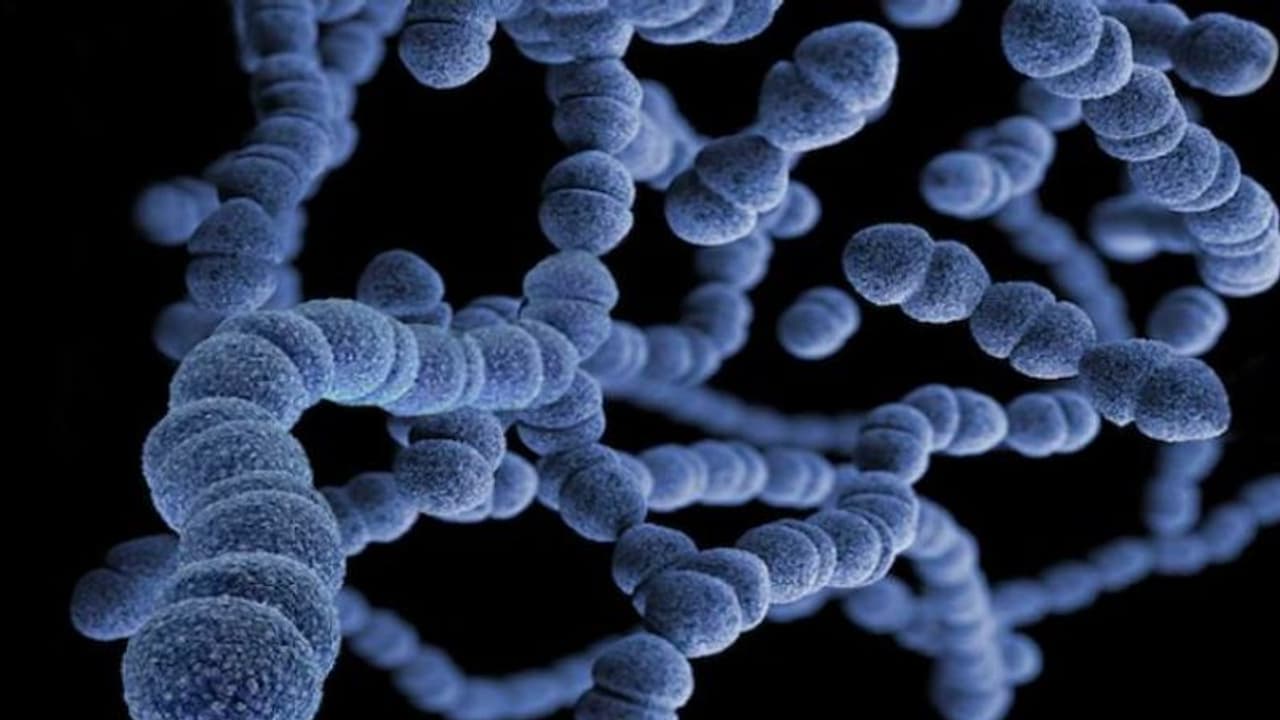 ಹಲ್ಲು ನೋವೆಂದು ಆಸ್ಪತ್ರೆಗೆ ಹೋದ ವ್ಯಕ್ತಿಗೀಗ ಕಣ್ಣಿನ ದೃಷ್ಟಿ ಕಳೆದುಕೊಳ್ಳುವ ಭೀತಿ! ಹಲ್ಲು ನೋವೆಂದು ಆಸ್ಪತ್ರೆಗೆ ಹೋದ ವ್ಯಕ್ತಿಗೀಗ ಕಣ್ಣಿನ ದೃಷ್ಟಿ ಕಳೆದುಕೊಳ್ಳುವ ಭೀತಿ!