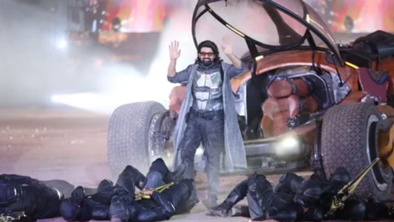 Kalki : கல்கி படத்திற்காக சென்னையில் உருவான புஜ்ஜி.. ஆனந்த் மஹிந்திரா ட்வீட் வைரல் நன்றி சொன்ன இயக்குனர்! Kalki : கல்கி படத்திற்காக சென்னையில் உருவான புஜ்ஜி.. ஆனந்த் மஹிந்திரா ட்வீட் வைரல் நன்றி சொன்ன இயக்குனர்!