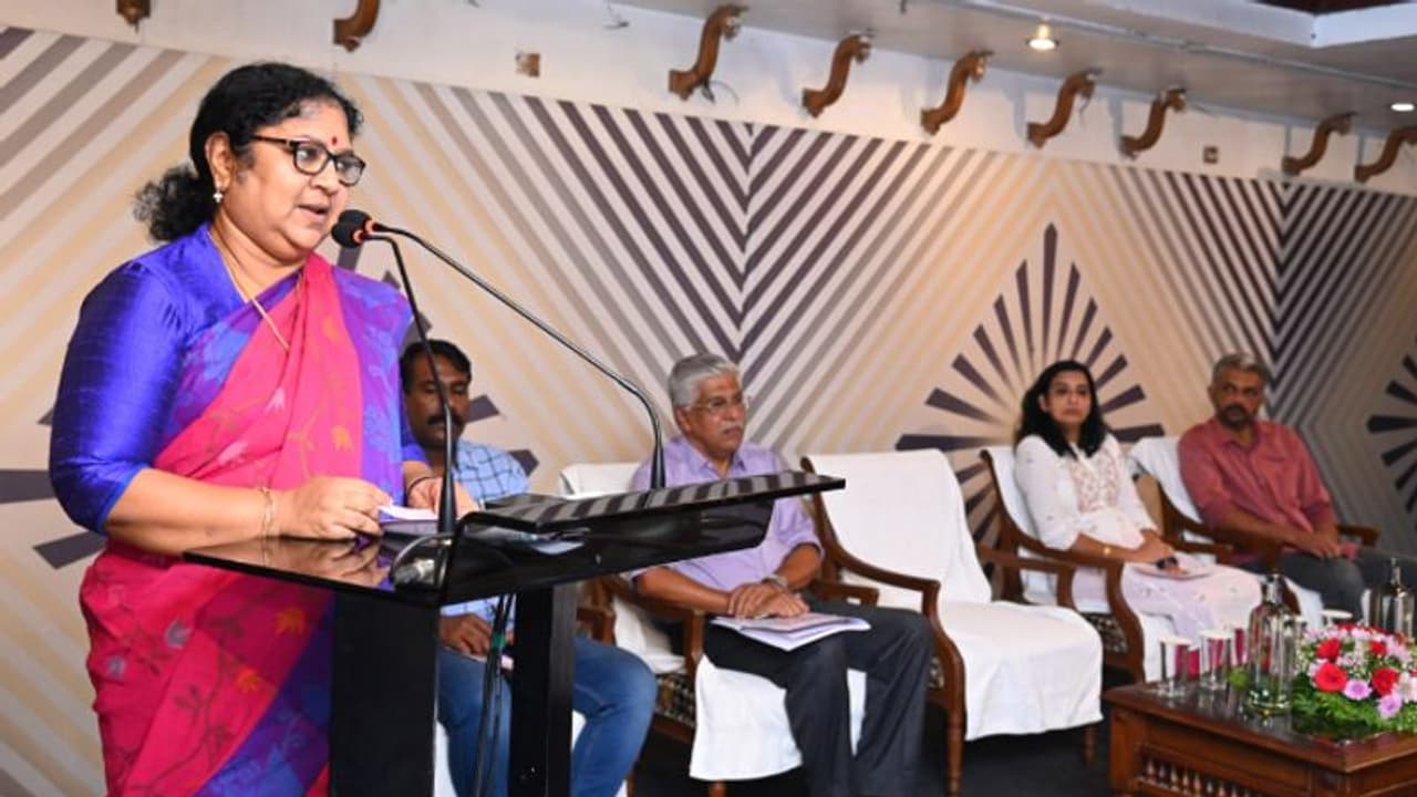 ഗവേഷണോന്മുഖതയും തൊഴിലവസരങ്ങളും നാല് വർഷ ബിരുദത്തിന്റെ പ്രത്യേകത: മന്ത്രി ആർ ബിന്ദു