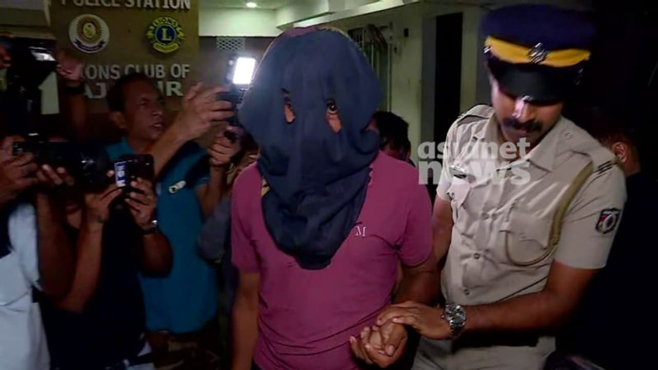 10 വയസുകാരിയെ തട്ടിക്കൊണ്ടുപോയി പീഡിപ്പിച്ച കേസ് പ്രതിയെ കാഞ്ഞങ്ങാട് എത്തിച്ചു, ചോദ്യം ചെയ്യലിന് ശേഷം അറസ്റ്റ് 10 വയസുകാരിയെ തട്ടിക്കൊണ്ടുപോയി പീഡിപ്പിച്ച കേസ് പ്രതിയെ കാഞ്ഞങ്ങാട് എത്തിച്ചു, ചോദ്യം ചെയ്യലിന് ശേഷം അറസ്റ്റ്